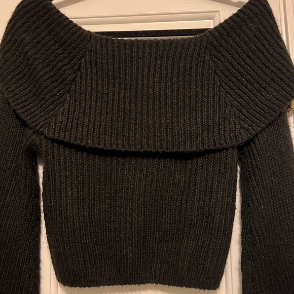 HYFVE bell sleeve off-the-shoulder ribbed sweater - Picture 6 of 9